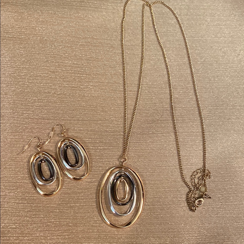 Avon Gold And Silver Oval Earrings And Necklace - Infinite Circles Set New 23$
